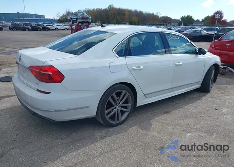 2016 Volkswagen Passat 1.8T R-Line z USA, uszkodzony, nr VIN 1VWAT7A38GC039406